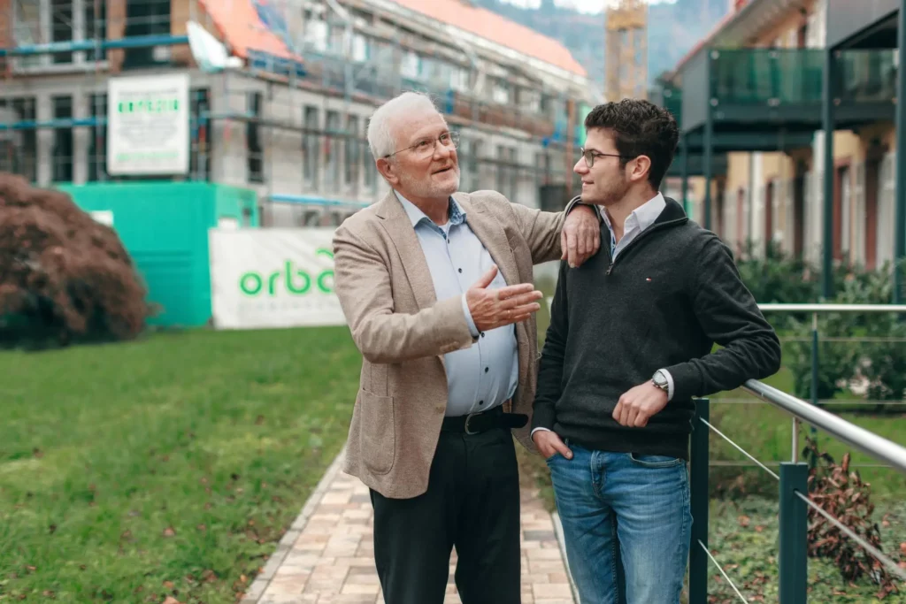Generationenwechsel bei der orbau Firmengruppe. Burkhard Isenmann übergibt das Ruder an seinen Sohn Luca Isenmann.
