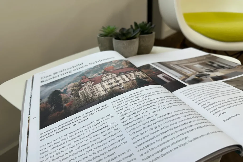 Doppelseitiger Artikel im Bauart Magazin mit Bildern und Details zum Projekt Schloss Rothschild in Nordrach.