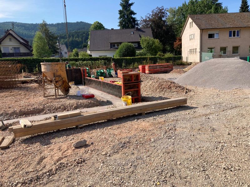 Baustelle des Kindergarten-Neubaus in Zell-Unterharmersbach nach den Erdarbeiten