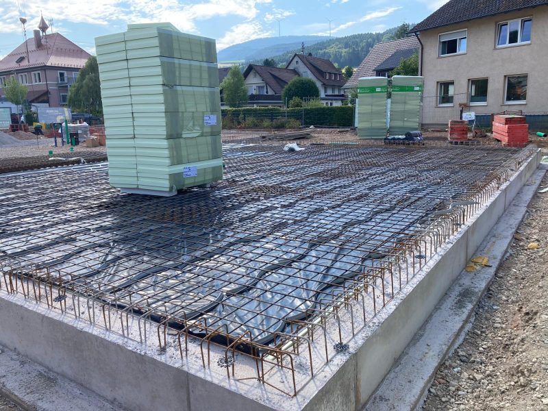 Bodenplatte des Kindergarten-Neubaus