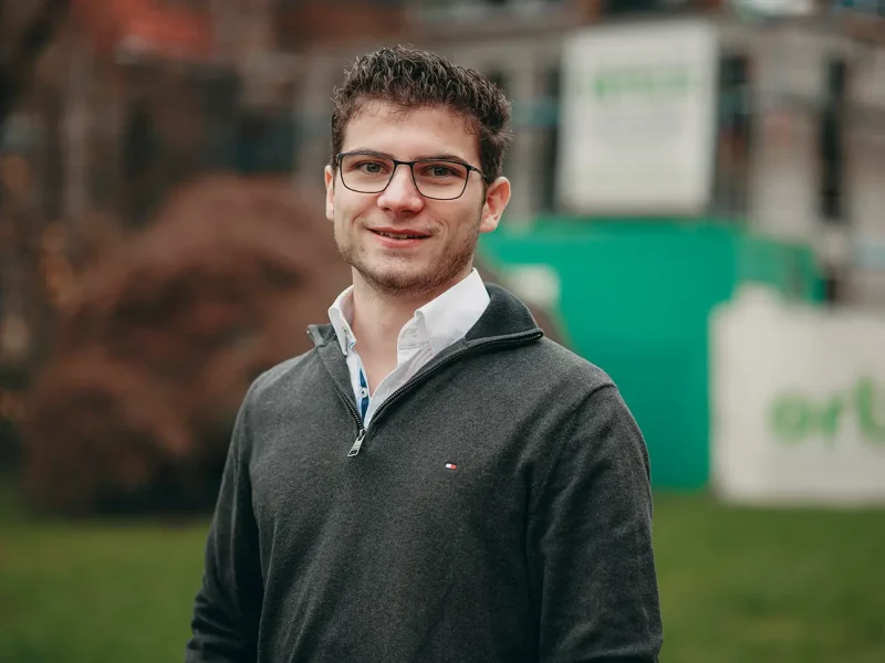 Luca Isenmann, Geschäftsführer der orbau Firmengruppe, spricht über das Sanierungsprojekt Schloss Rothschild in Nordrach.