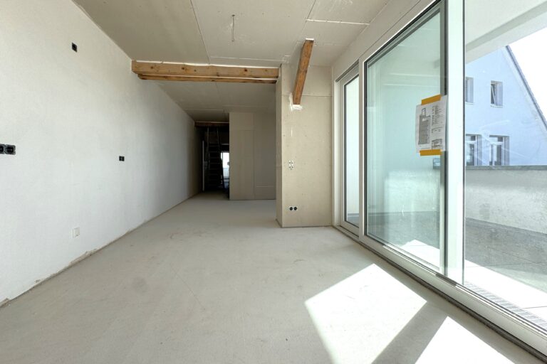 Kochen und Essen  mit Schiebe-Fenster-Element zur Loggia_website