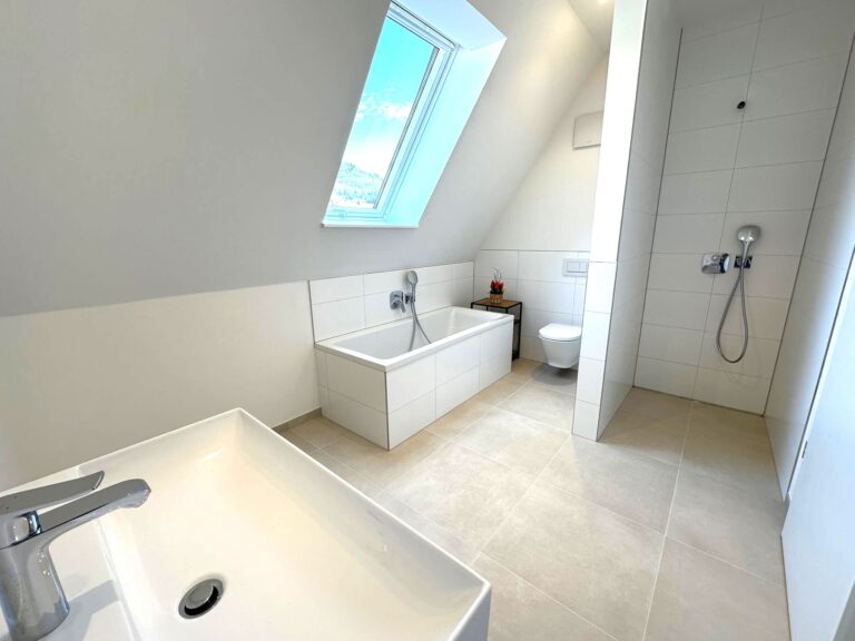 Badezimmer OG_website