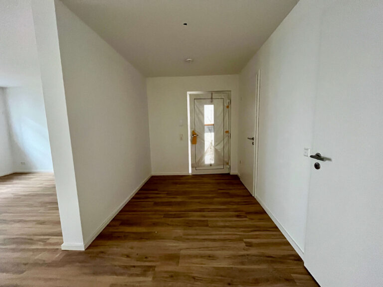 W12_Eingangsbereich_website