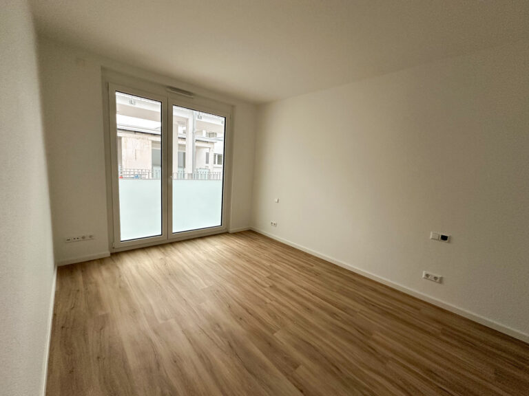 20250214_W30_Schlafzimmer mit Fenster_website